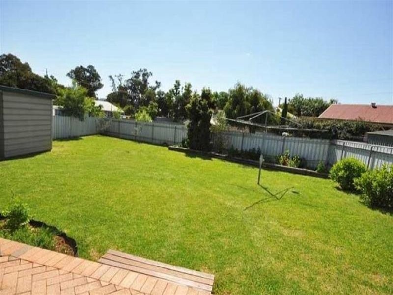 6 Gowrie Parade, Wagga Wagga NSW 2650