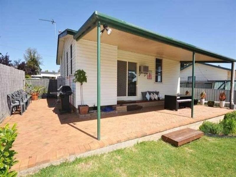 6 Gowrie Parade, Wagga Wagga NSW 2650