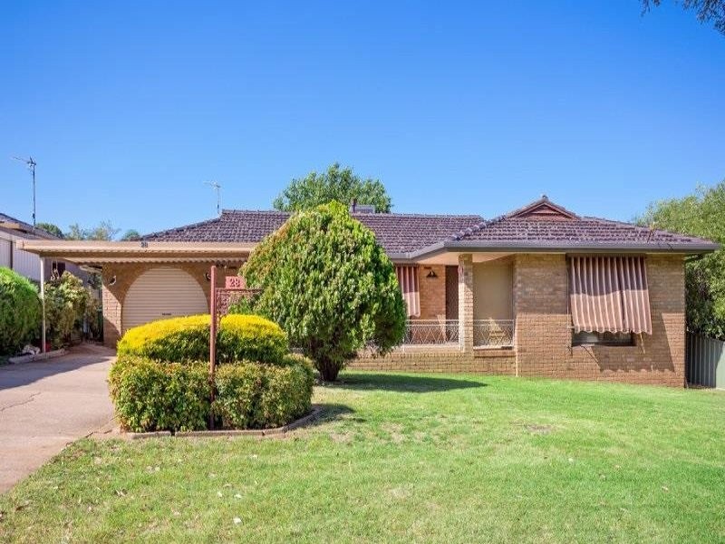 28 Cobb Street, Wagga Wagga NSW 2650