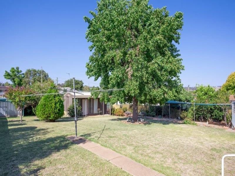 28 Cobb Street, Wagga Wagga NSW 2650