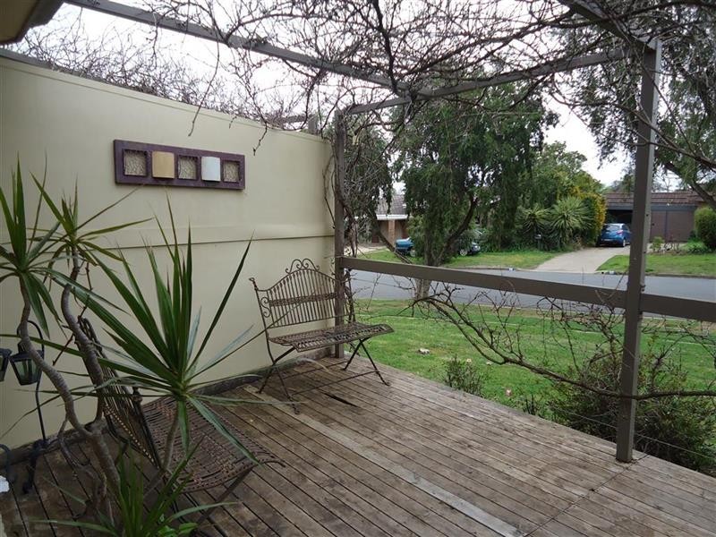 1/8 Ries Crescent, Wagga Wagga NSW 2650