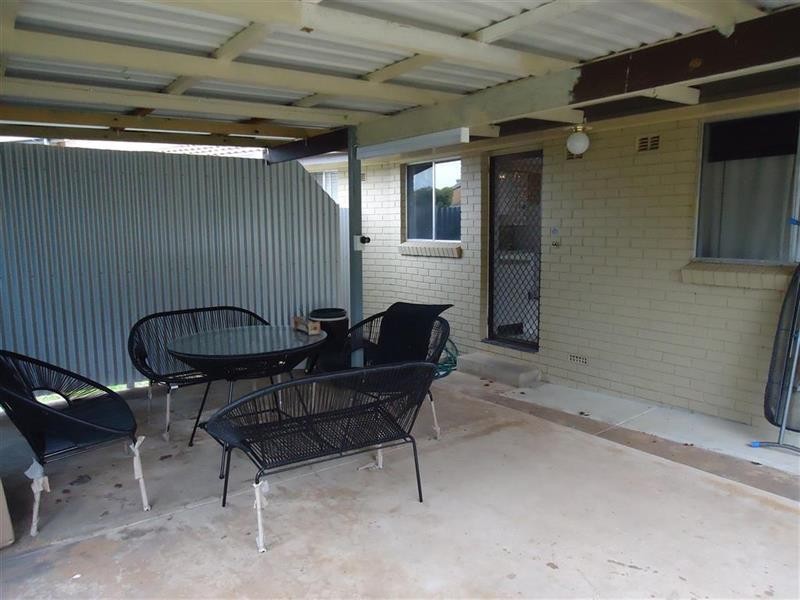 1/8 Ries Crescent, Wagga Wagga NSW 2650