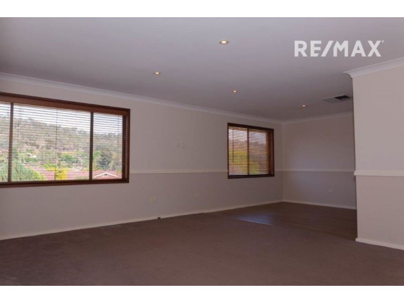 25 Kilpatrick Street, Kooringal NSW 2650