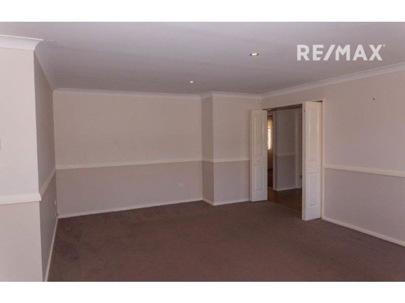 25 Kilpatrick Street, Kooringal NSW 2650