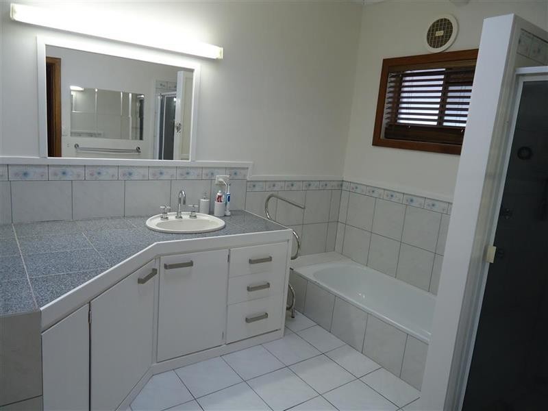 34 Eldershaw Drive, Forest Hill NSW 2651