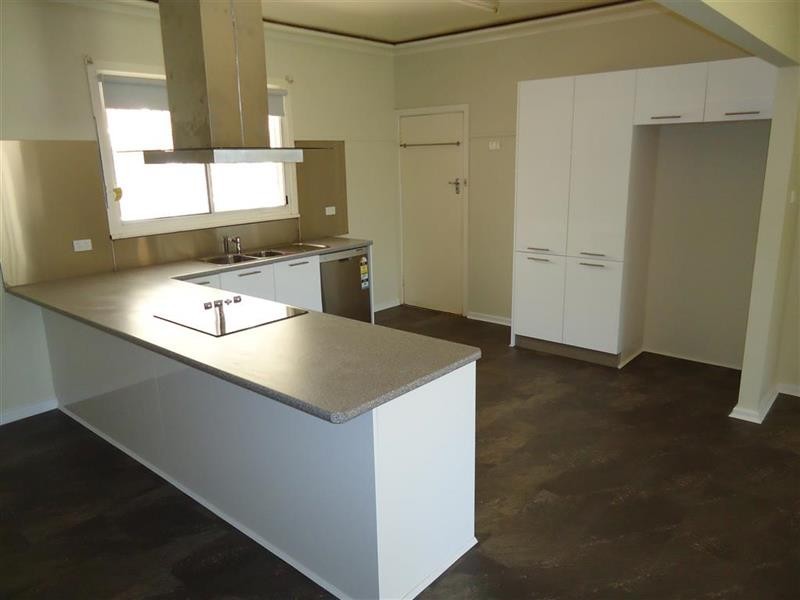 33 Heath Street, Turvey Park NSW 2650
