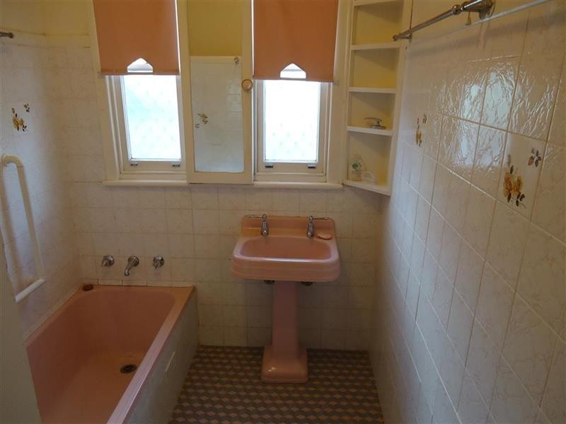 33 Heath Street, Turvey Park NSW 2650
