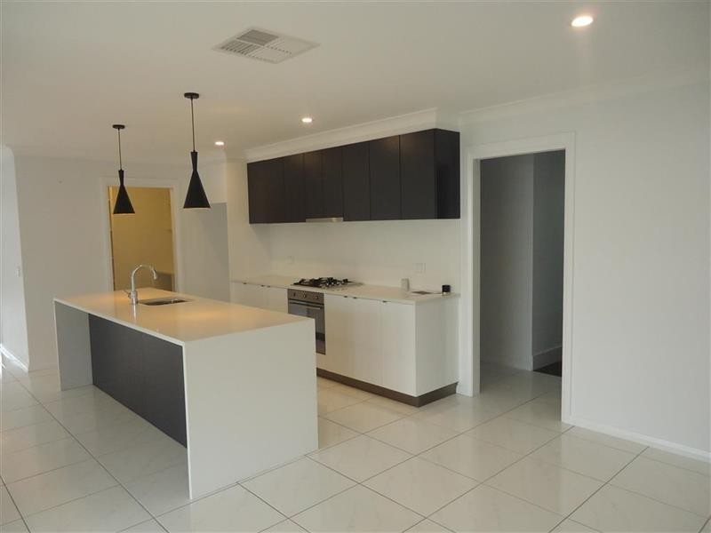 26 Brownlow Drive, Bourkelands NSW 2650