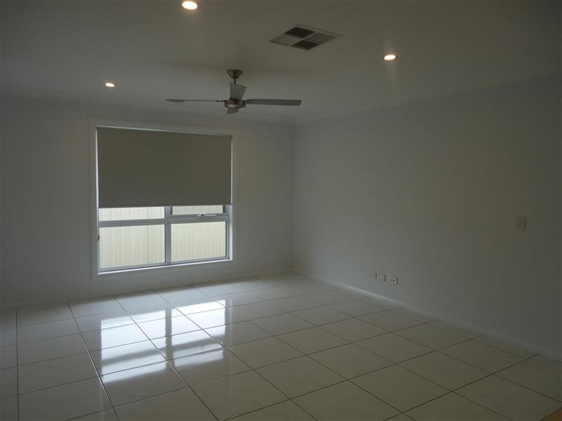 26 Brownlow Drive, Bourkelands NSW 2650