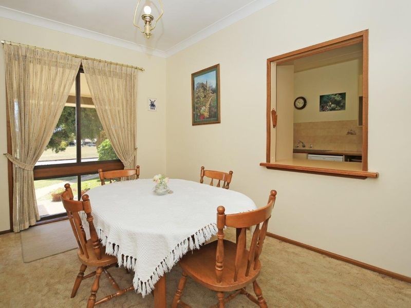 10 Freyberg Street, Ashmont NSW 2650