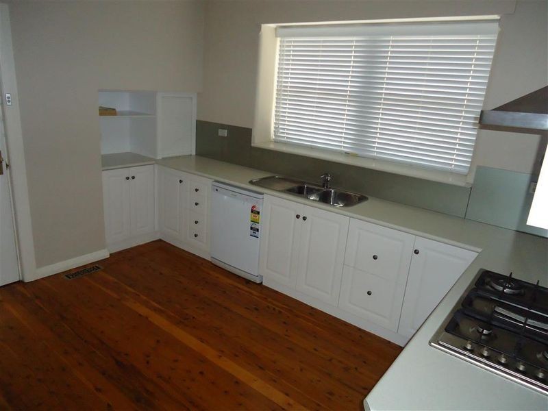 25 Sunshine Avenue, Turvey Park NSW 2650