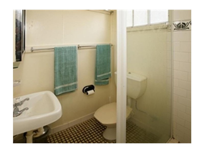 4 Kildare Street, Turvey Park NSW 2650