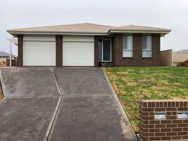40A Ross Parkway, Gobbagombalin NSW 2650