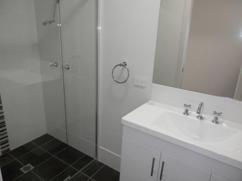 40A Ross Parkway, Gobbagombalin NSW 2650