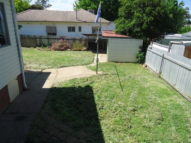 5 Paull Street, Kooringal NSW 2650