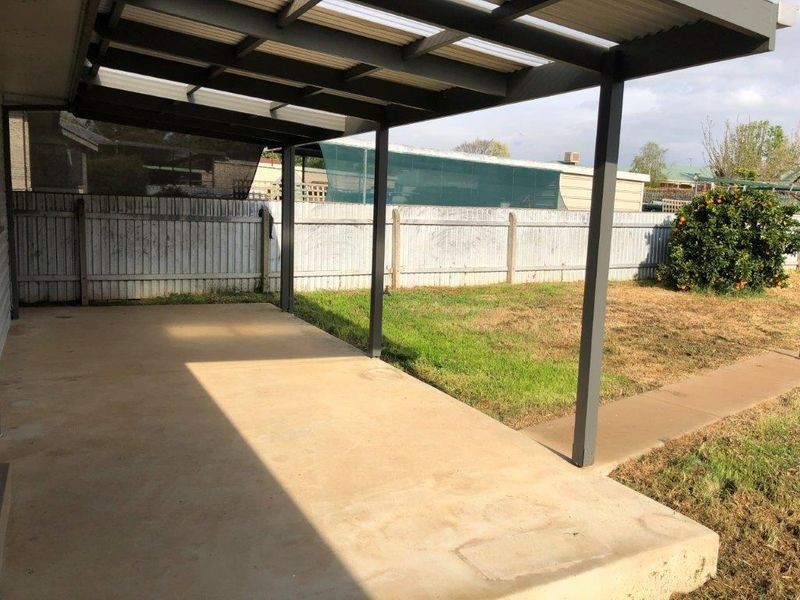 32 McKell Avenue, Mount Austin NSW 2650