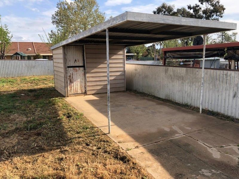 32 McKell Avenue, Mount Austin NSW 2650