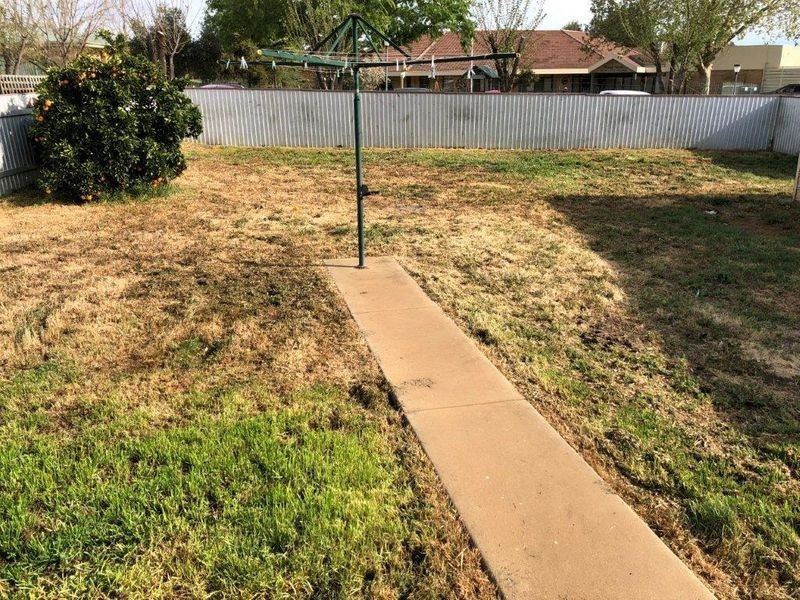 32 McKell Avenue, Mount Austin NSW 2650