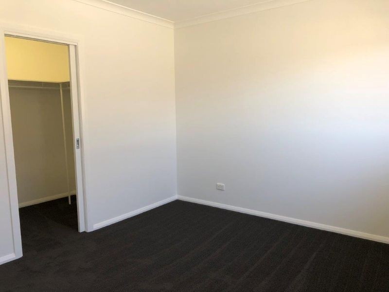 27 Sunvale Crescent, Estella NSW 2650