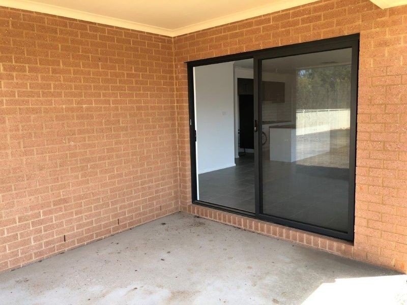 27 Sunvale Crescent, Estella NSW 2650