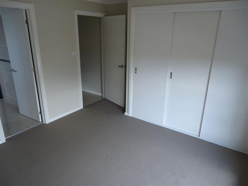 2/80 Messenger Avenue, Boorooma NSW 2650