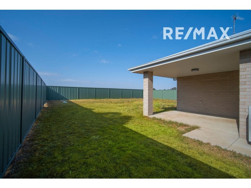 1 Hazelwood Drive, Forest Hill NSW 2651