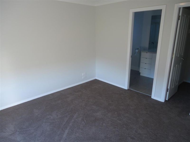 6 Ellerslie Street, Gobbagombalin NSW 2650