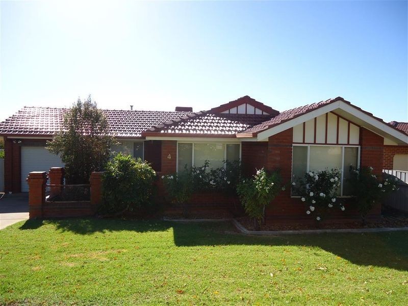 4 Kimba Drive, Glenfield Park NSW 2650