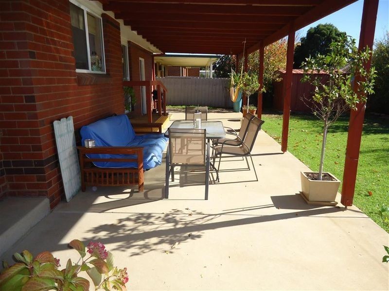 4 Kimba Drive, Glenfield Park NSW 2650