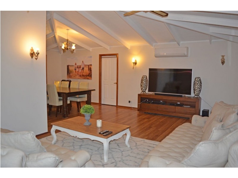 3 Sycamore Road, Lake Albert NSW 2650