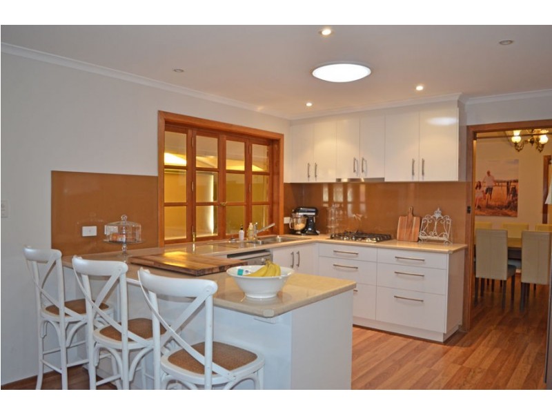 3 Sycamore Road, Lake Albert NSW 2650