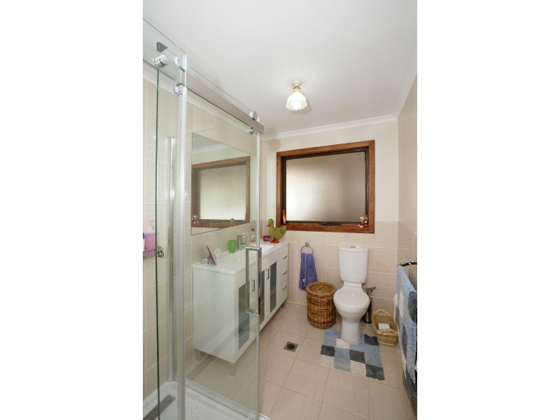 3 Sycamore Road, Lake Albert NSW 2650