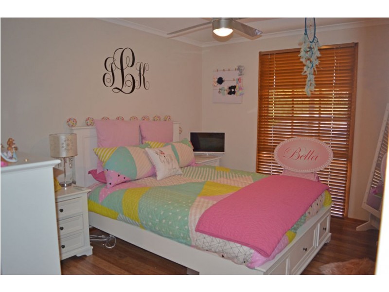 3 Sycamore Road, Lake Albert NSW 2650