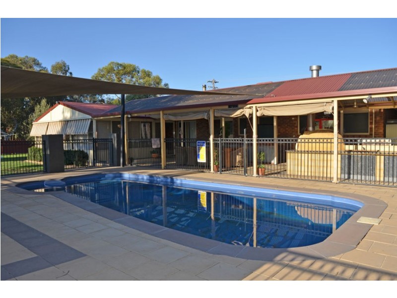 3 Sycamore Road, Lake Albert NSW 2650