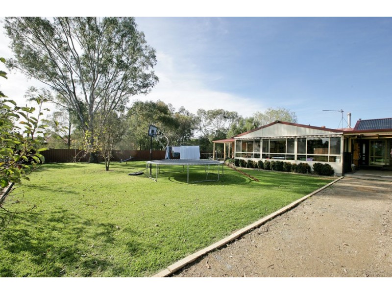 3 Sycamore Road, Lake Albert NSW 2650