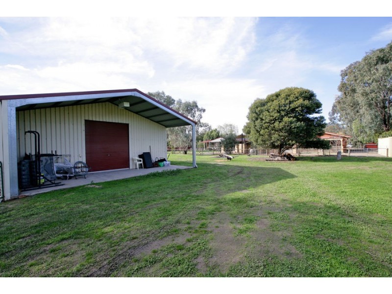 3 Sycamore Road, Lake Albert NSW 2650