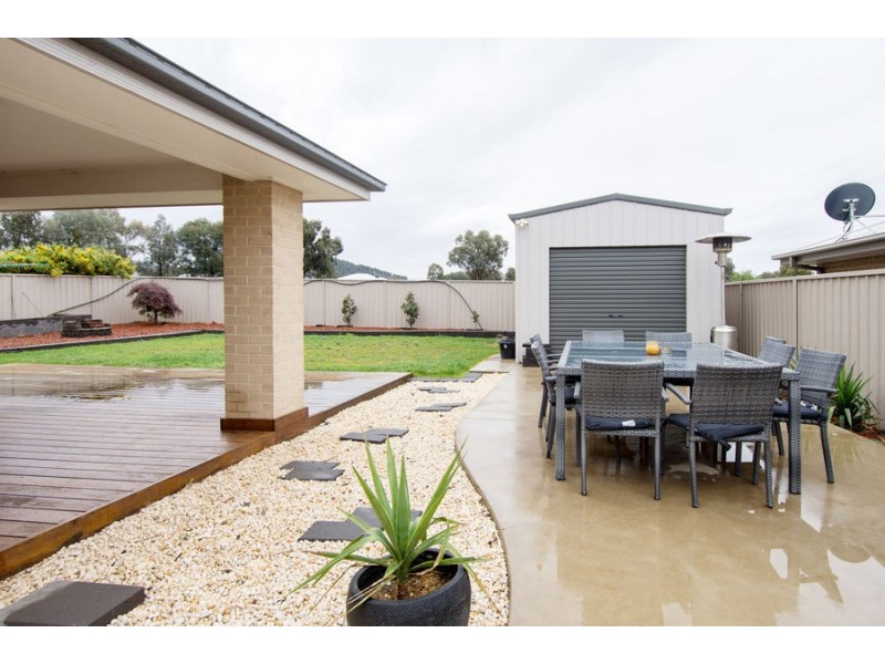 19 Gibson Street, Boorooma NSW 2650