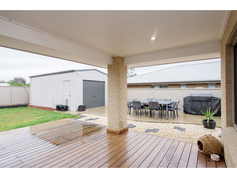 19 Gibson Street, Boorooma NSW 2650