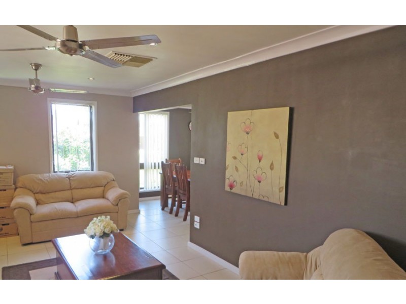 23 Huron Crescent, Lake Albert NSW 2650