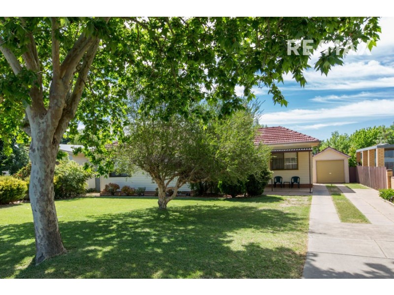 129 Grove Street, Kooringal NSW 2650