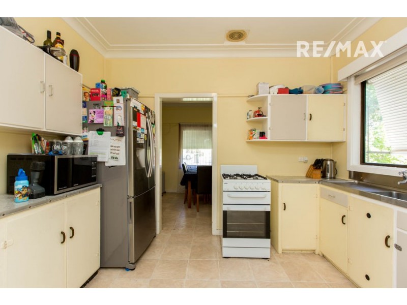 129 Grove Street, Kooringal NSW 2650