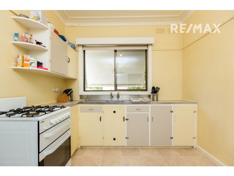 129 Grove Street, Kooringal NSW 2650