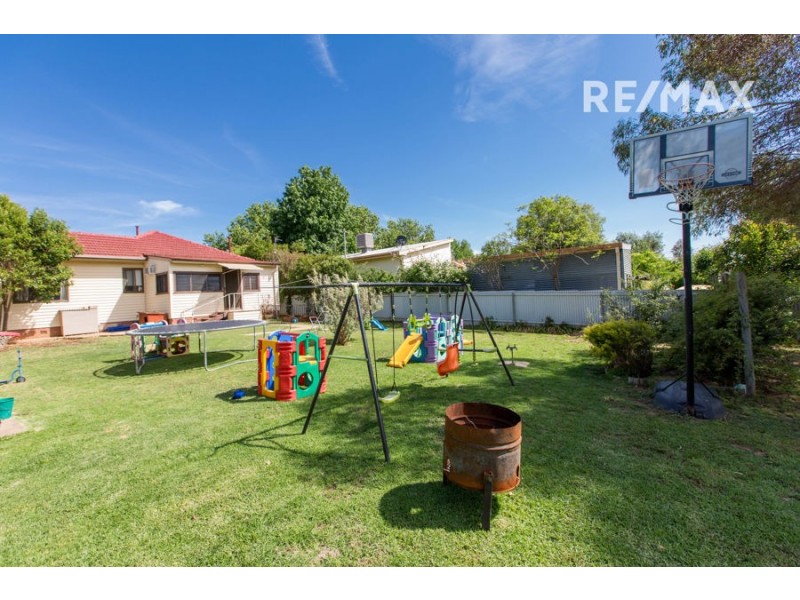 129 Grove Street, Kooringal NSW 2650