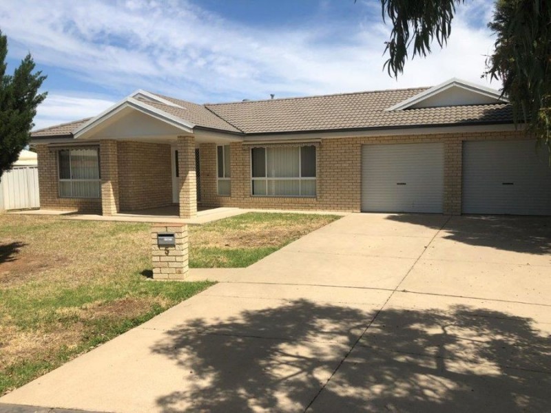 5 Giwang Place, Glenfield Park NSW 2650