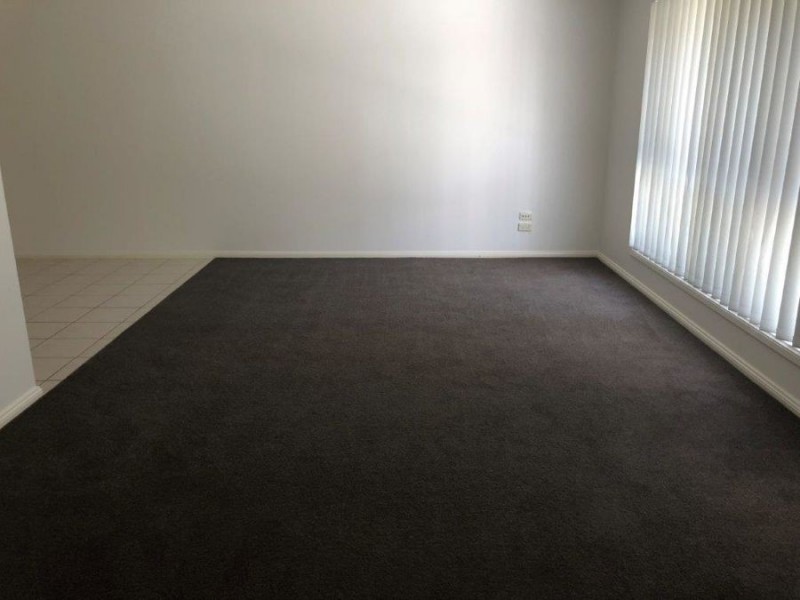 5 Giwang Place, Glenfield Park NSW 2650