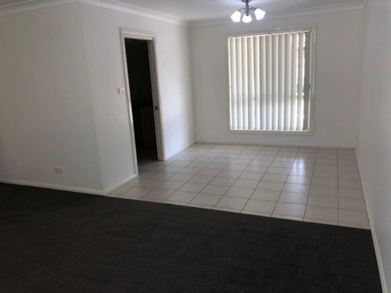 5 Giwang Place, Glenfield Park NSW 2650