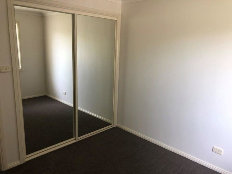 5 Giwang Place, Glenfield Park NSW 2650