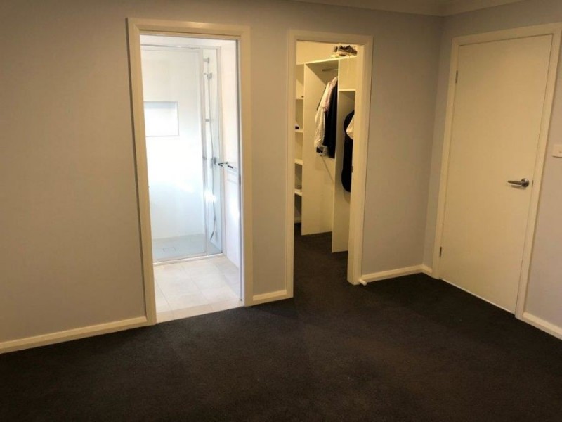 8 Mugga Street, Gobbagombalin NSW 2650