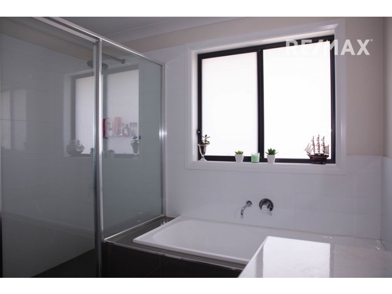 6 Mordie Place, Gobbagombalin NSW 2650