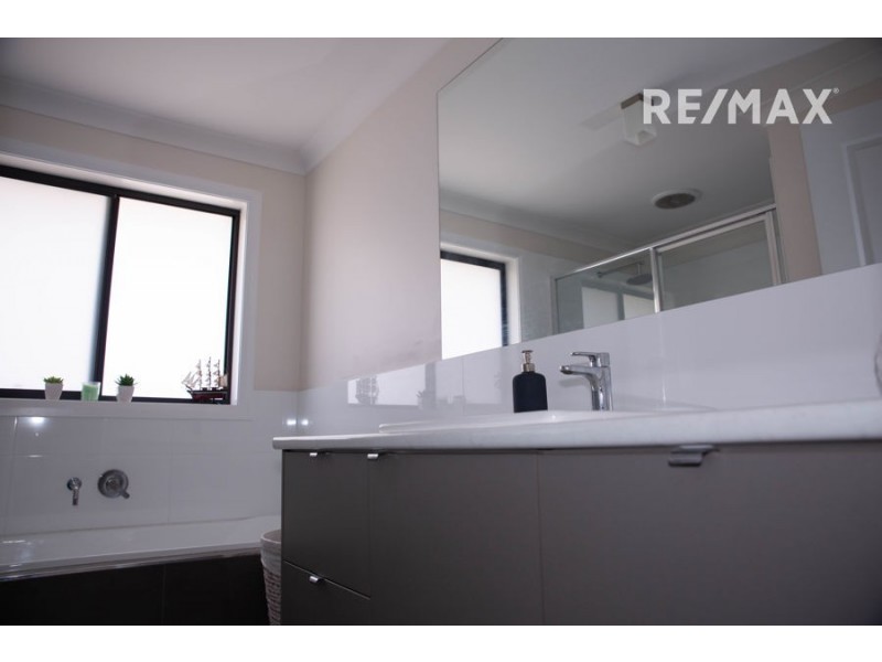 6 Mordie Place, Gobbagombalin NSW 2650